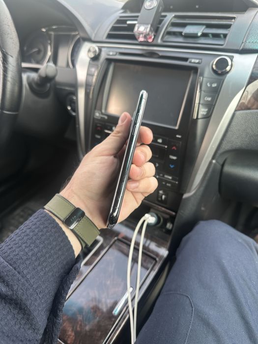 Продам телефон айфон 11  Pro 256 Gb