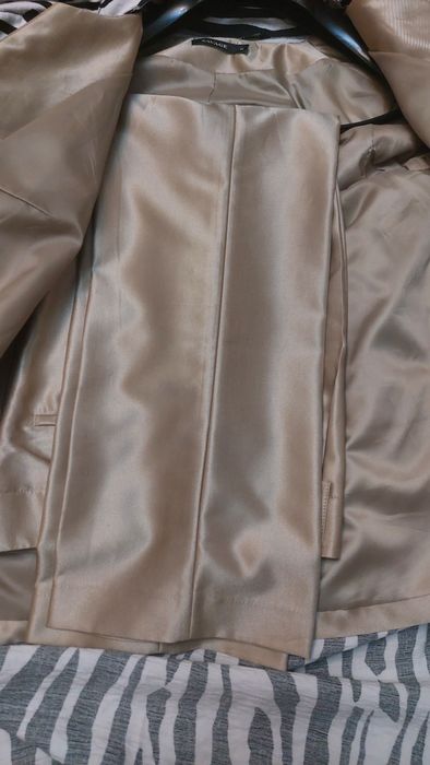 Продам вещи для праздничного выхода