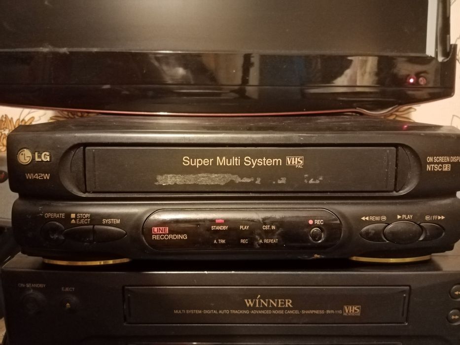 Видеомагнитофон LG и Samsung