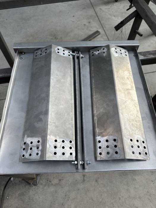 предпазител за горелките на газово барбекю