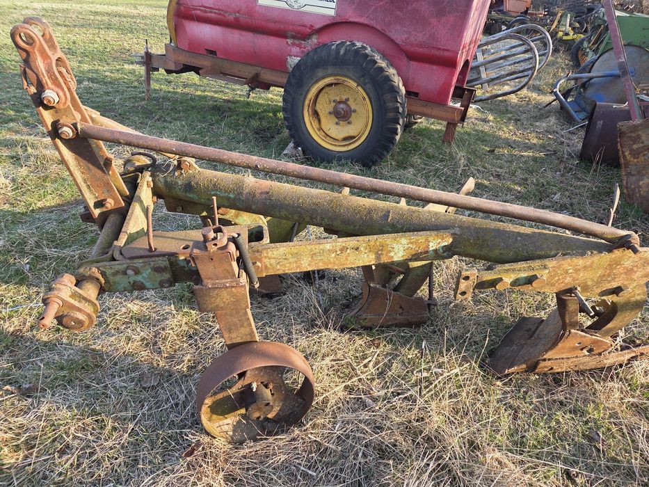 Vînd plug romînesc