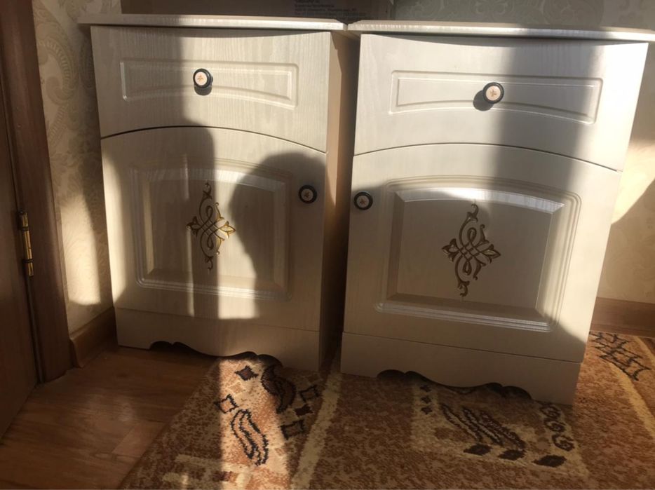 Продаю спальный гарнитур