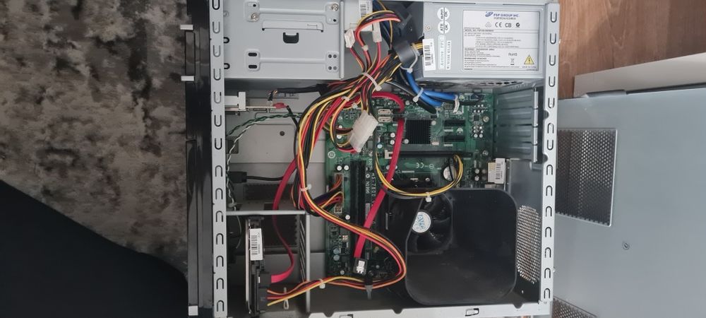 Lot 2 calculatoare vechi , PC -uri, Desktop