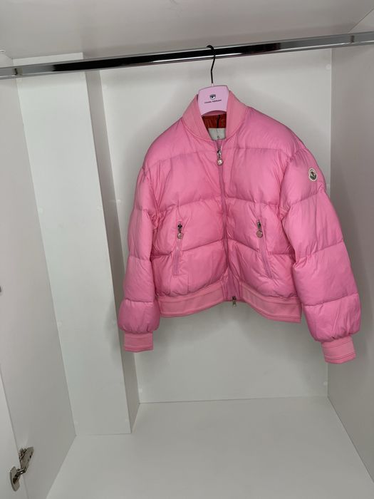 Продам бомбер топ премиум Монклер