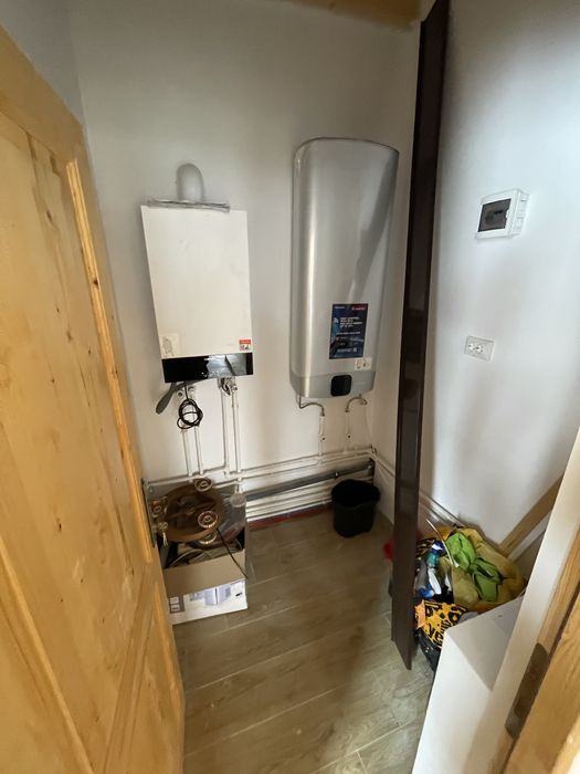 Vand Casa in comuna Jugureni