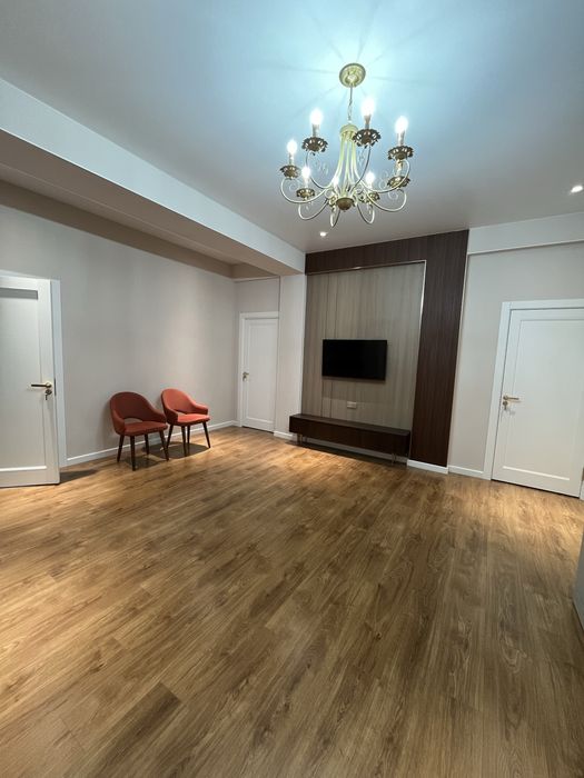 продаю свою 4-х комнатную квартиру