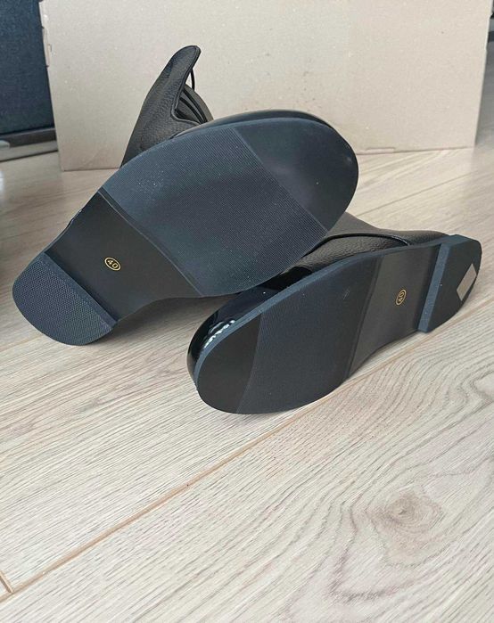 Дамски боти - 50 лв. и чанта - 20 лв.