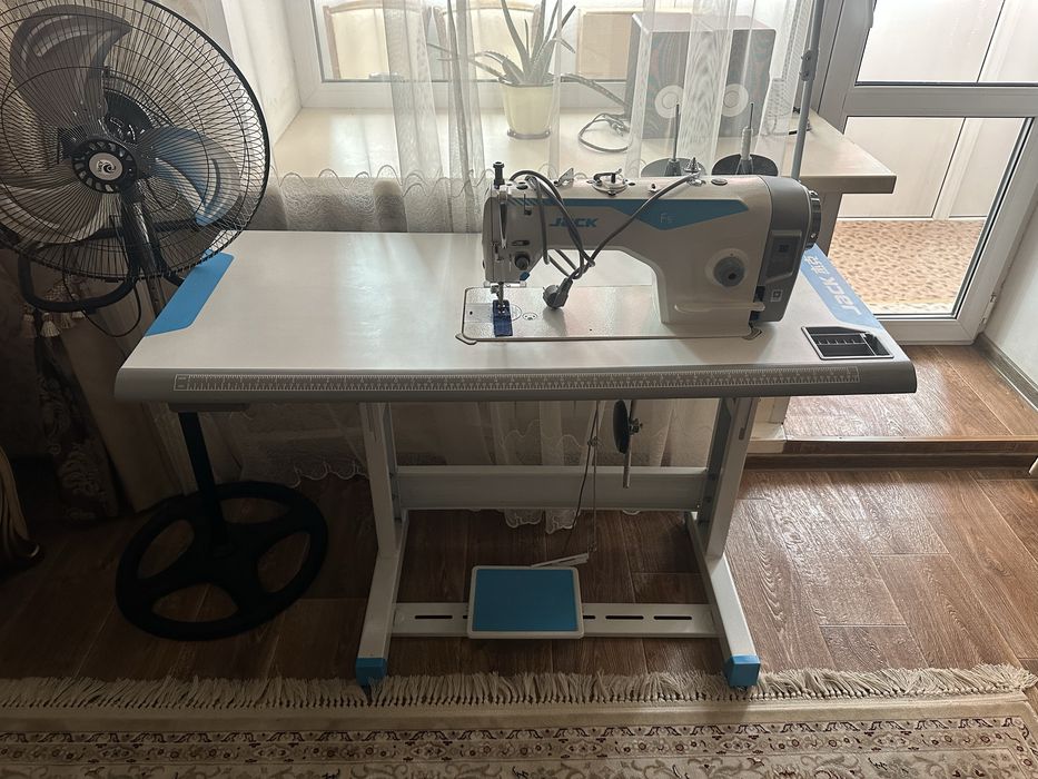 Швейная машина jack f5