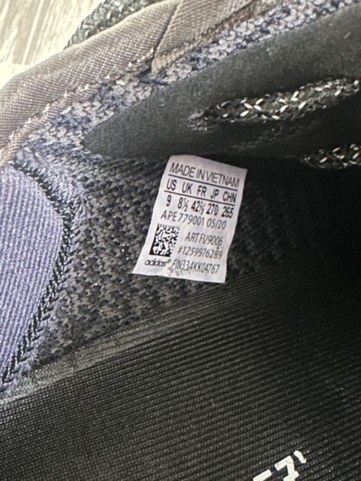 Yeezy 350 v2 noi
