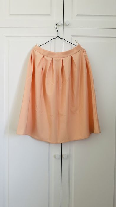 Юбка 42 размера, новая, персикового цвета