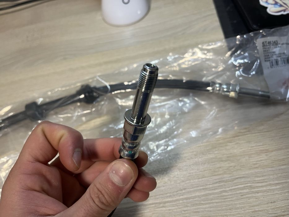 Спирачни маркучи за vw golf3,golf4 110tdi,kaddy polo до 2001г……..