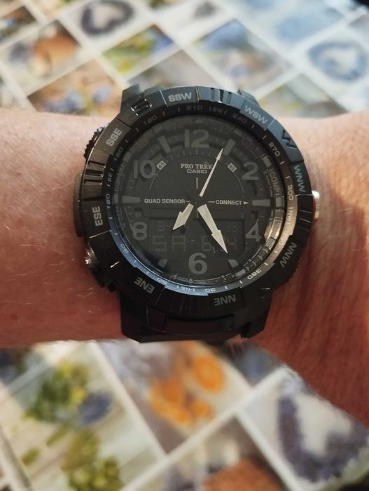 Продавам часовник casio