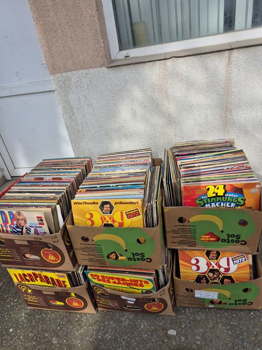 Vând Lot 150LP Discuri Vinil colectie muzica usoara straină mixta