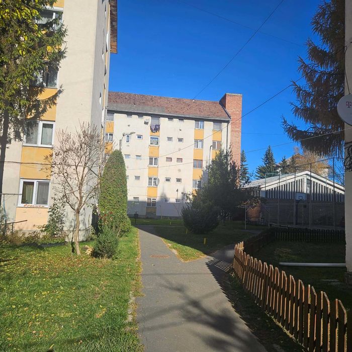 Apartament 3 camere, etaj 2, zona linistita, bloc din caramida, Cartier Tudor - Miercurea Ciuc