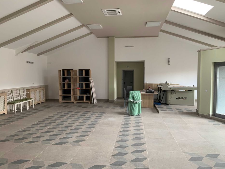 Inchiriere spatii comerciale, birouri, sala protocol.