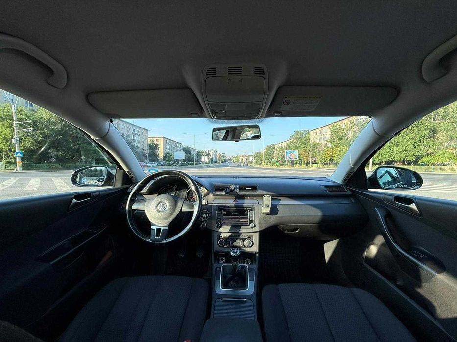 **Volkswagen Passat B6 Comfortline Putere: 110 CP• 2.0 TDI Common Rail • Euro 5 • (prima înmatriculare 2011) • 221.000 km**| Gata pentru drumuri lungi