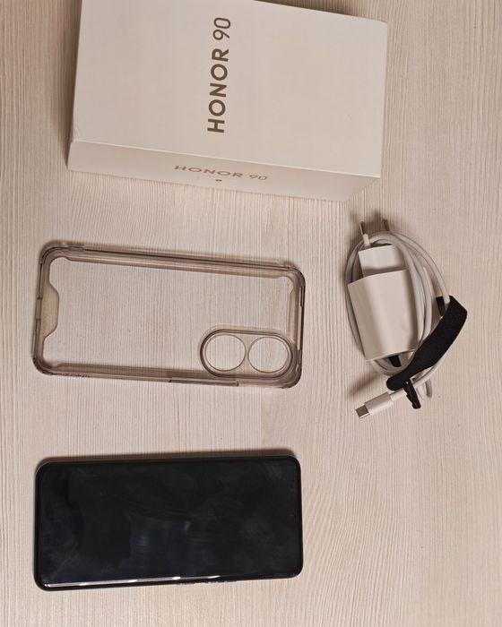 Honor 90 5G cu 8GB RAM, 256GB stocare