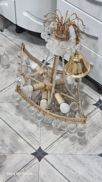 Продам люстры недорого!