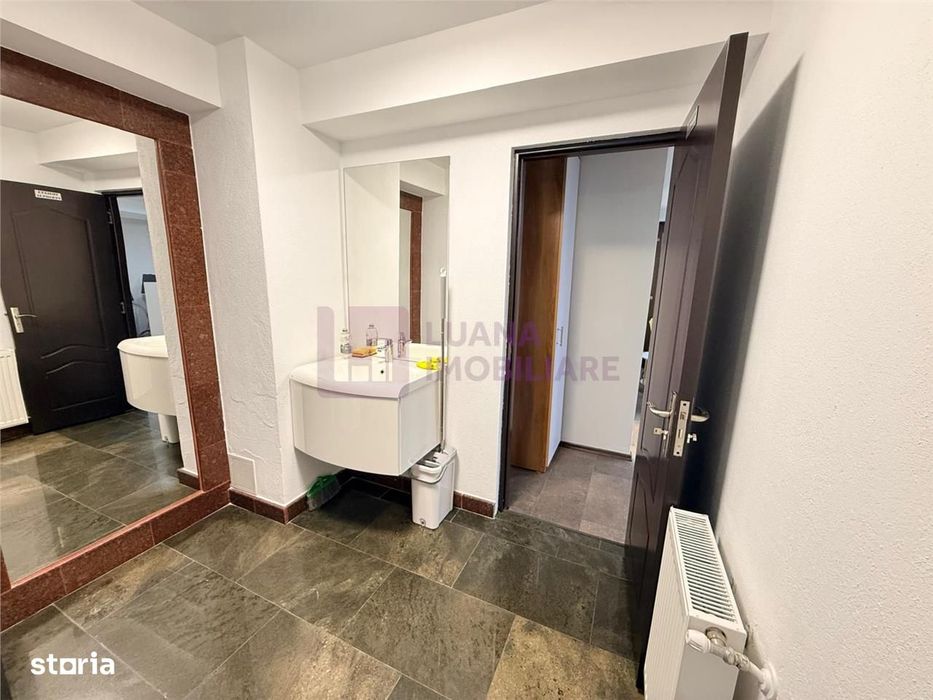Spatiu comercial 70 mp de inchiriat | 4 incaperi | zona Centrala, Gold