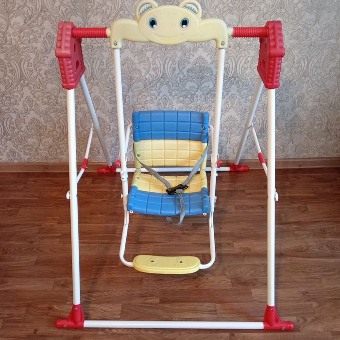 Продам качелю детскую