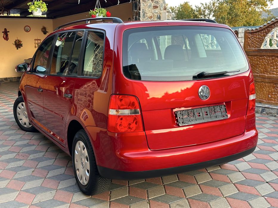 Vw Touran 7 locuri an 2006