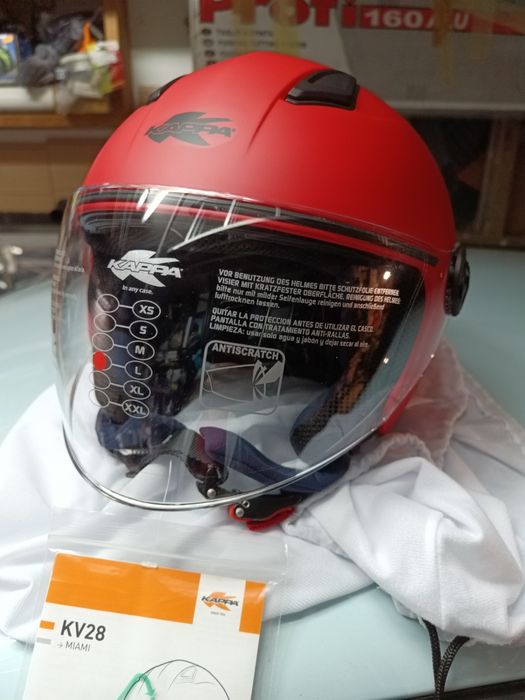 Нов шлем за скутер Kappa