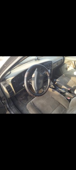 Опель  омега  А  .