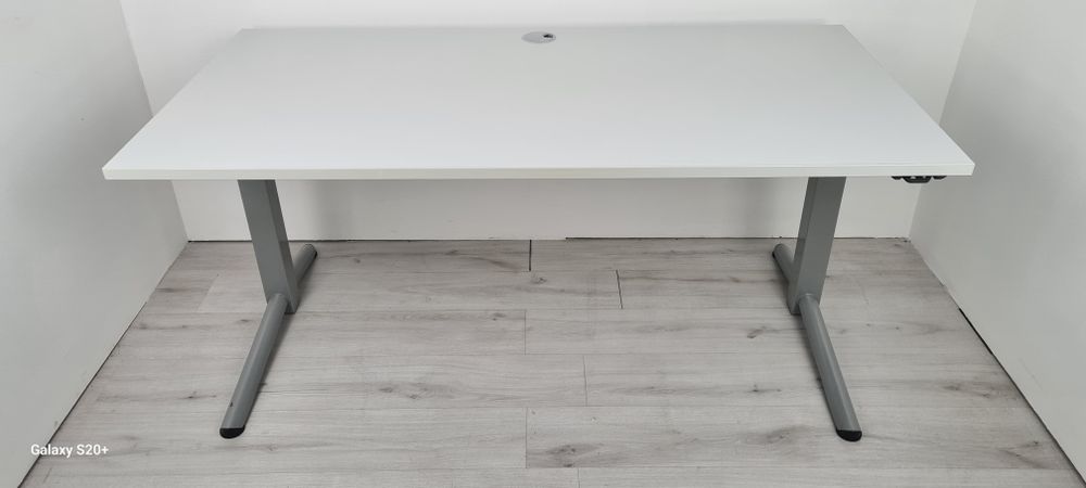 Бюро електрическо регулируем подходящо за домашен офис и бизнес среда