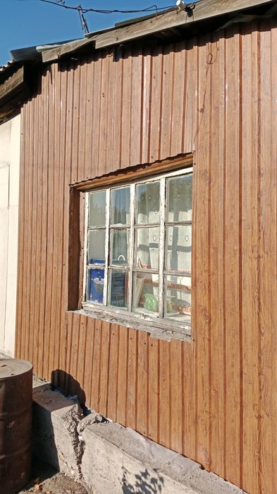 Стройм забор из проф листа пристройка углярка