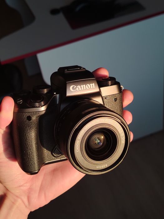 Камера Canon eos m5