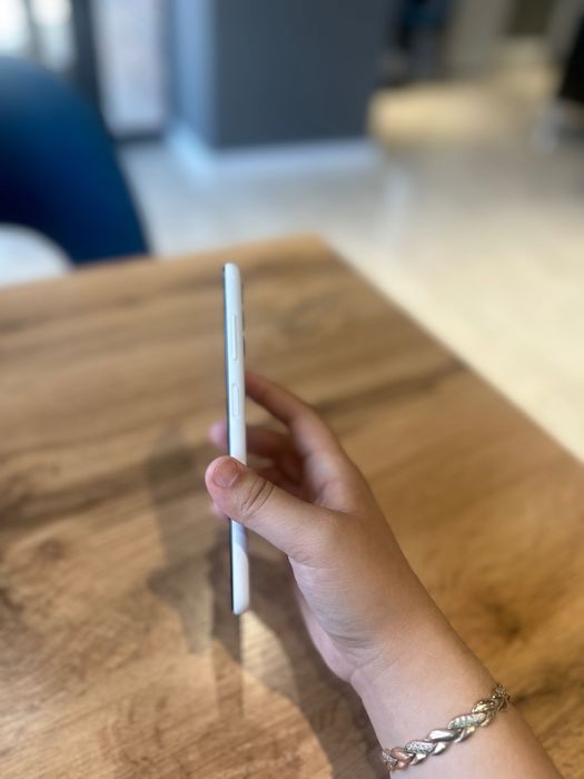 Samsung A13 64GB белого цвета