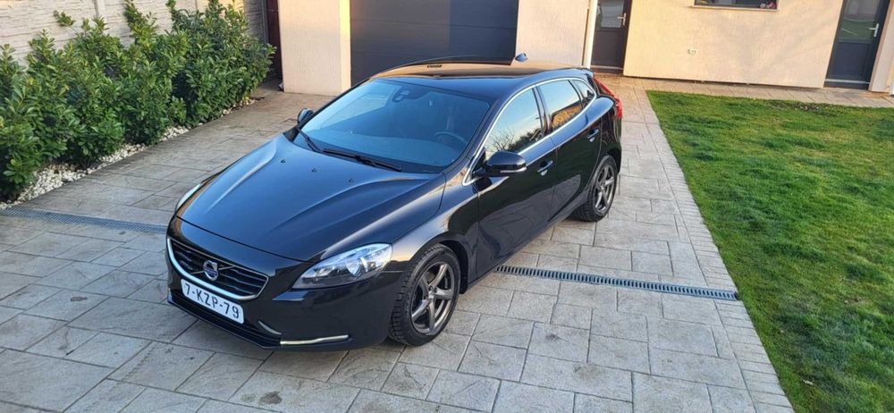 Volvo V40 Model R-Design