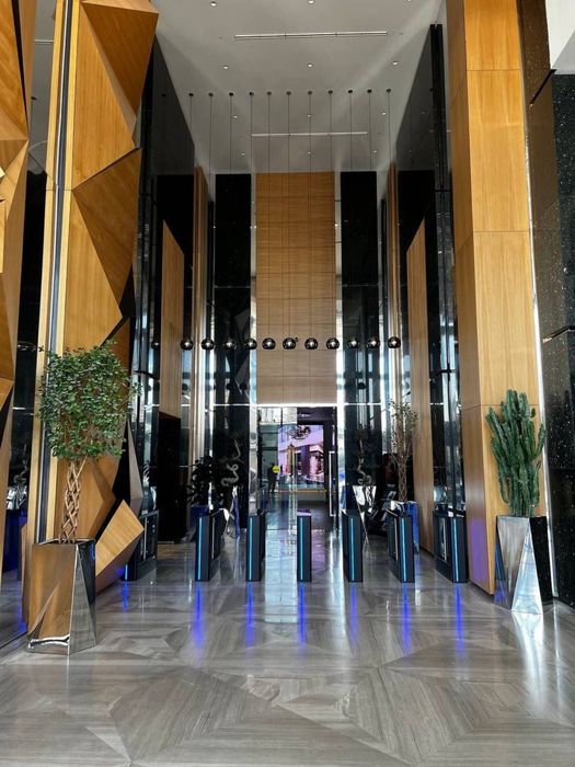 Продаётся коммерция 37м², Piramit Tower, коробка. Нукусская
