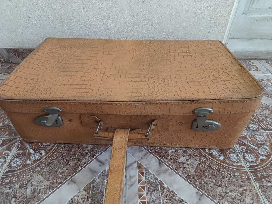 2 Geamantan mari retro vechi anii '70/valize vintage