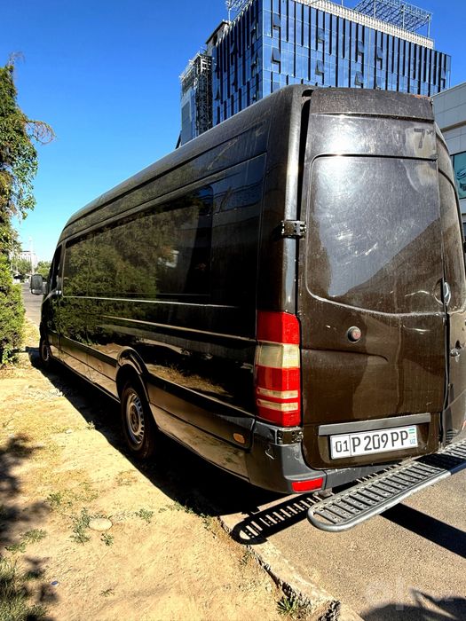 Mercedes-Benz Sprinter 2007 yil, choko rang, yaxshi holatda sotiladi