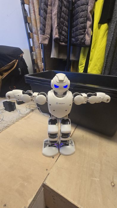 Ubtech  Alpha робот играчка