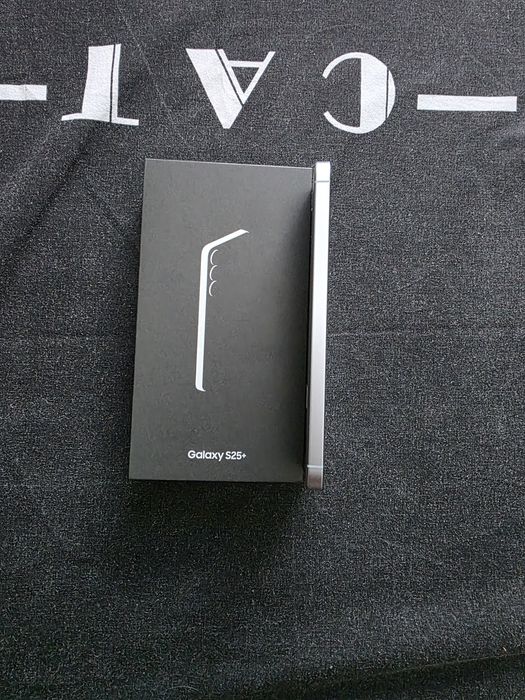 samsung S25 plus 512gb.