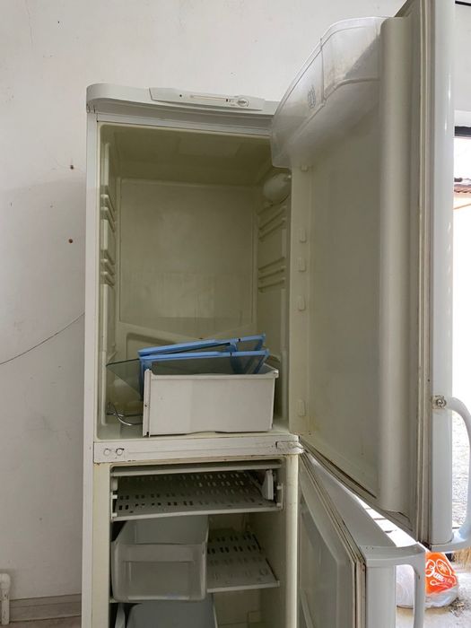 Холодильник рабочий