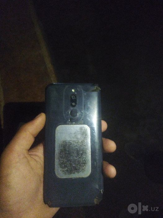 Redmi 8 sotiladi õzim ishlatganman siroshni sotiladi  pul kere