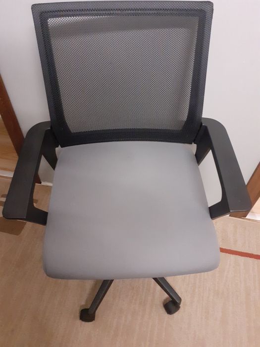Vând scaun birou.