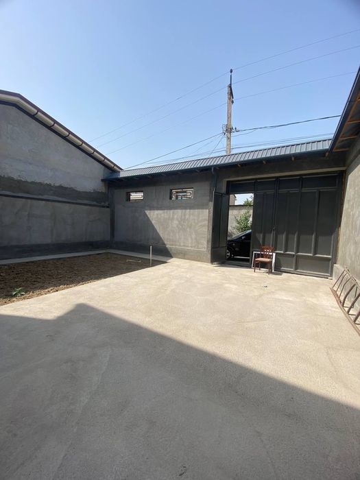 Uy sotiladi 2.2 sotiqli