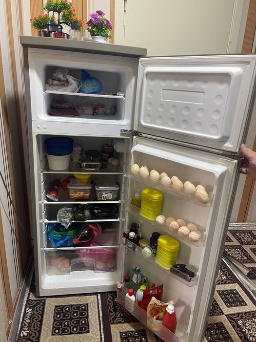Мебель и холодильник