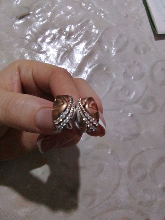 Продам серги золото и серебро