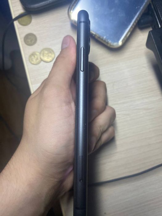 Продам iphone 11 64gb
