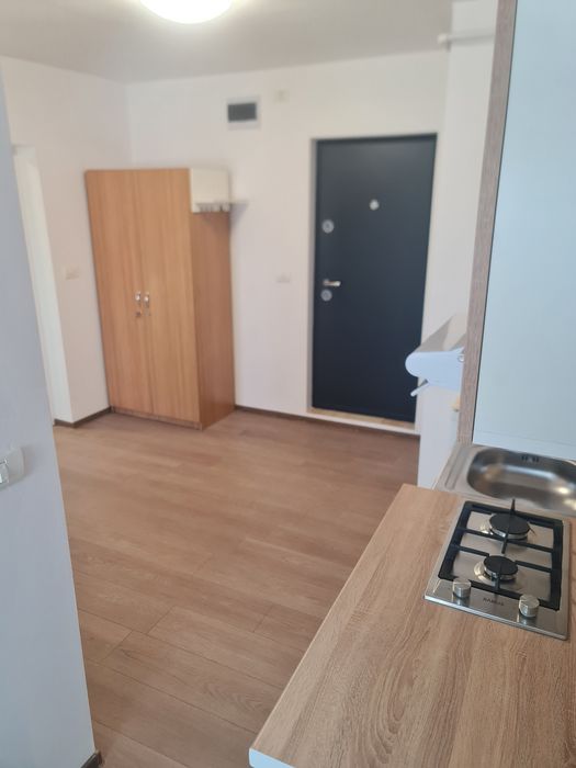 Inchiriez apartament