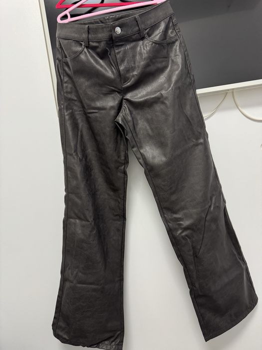 Pantaloni noi din piele, H&M