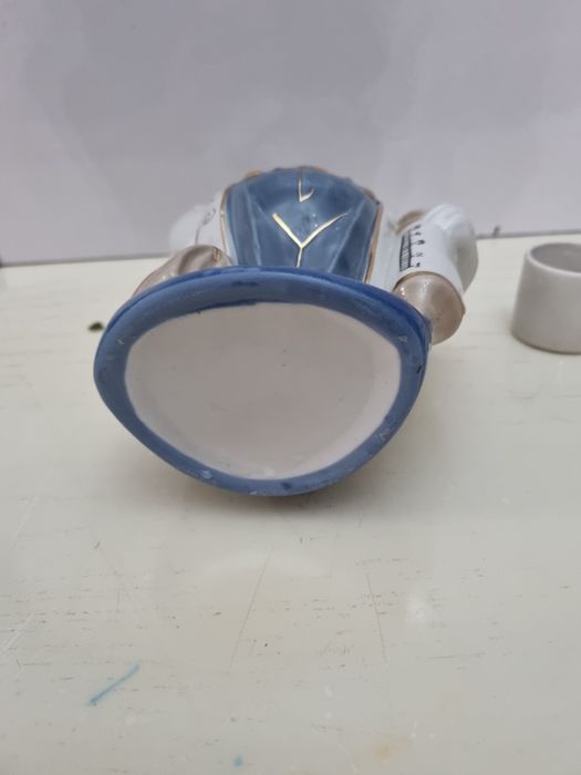 Штоф фарфор с рюмочкой. Новый.