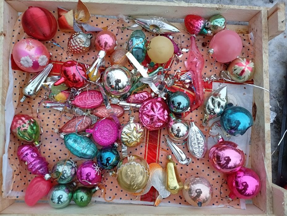Елочные игрушки.