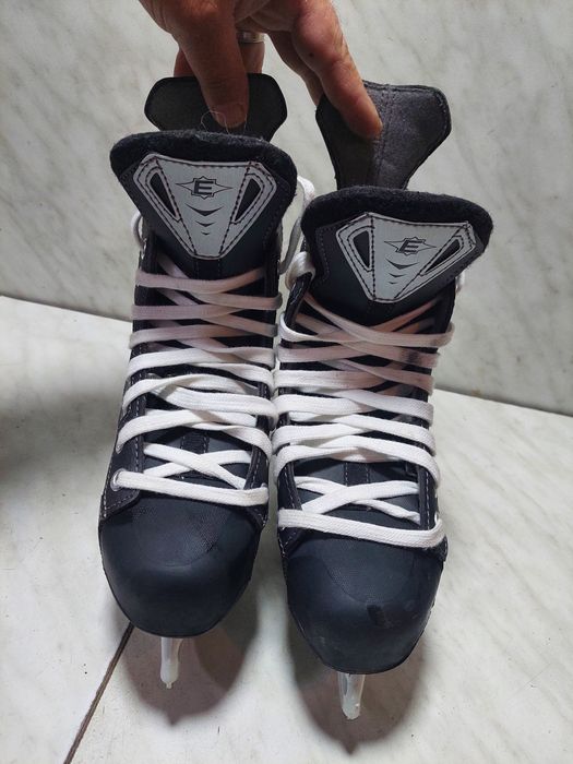 Patine hochei hochey 399 Easton EQ 9.9 marime 37 (24  cm)
