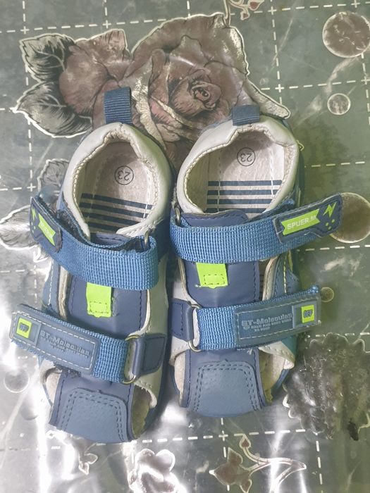 Продам детские сандали